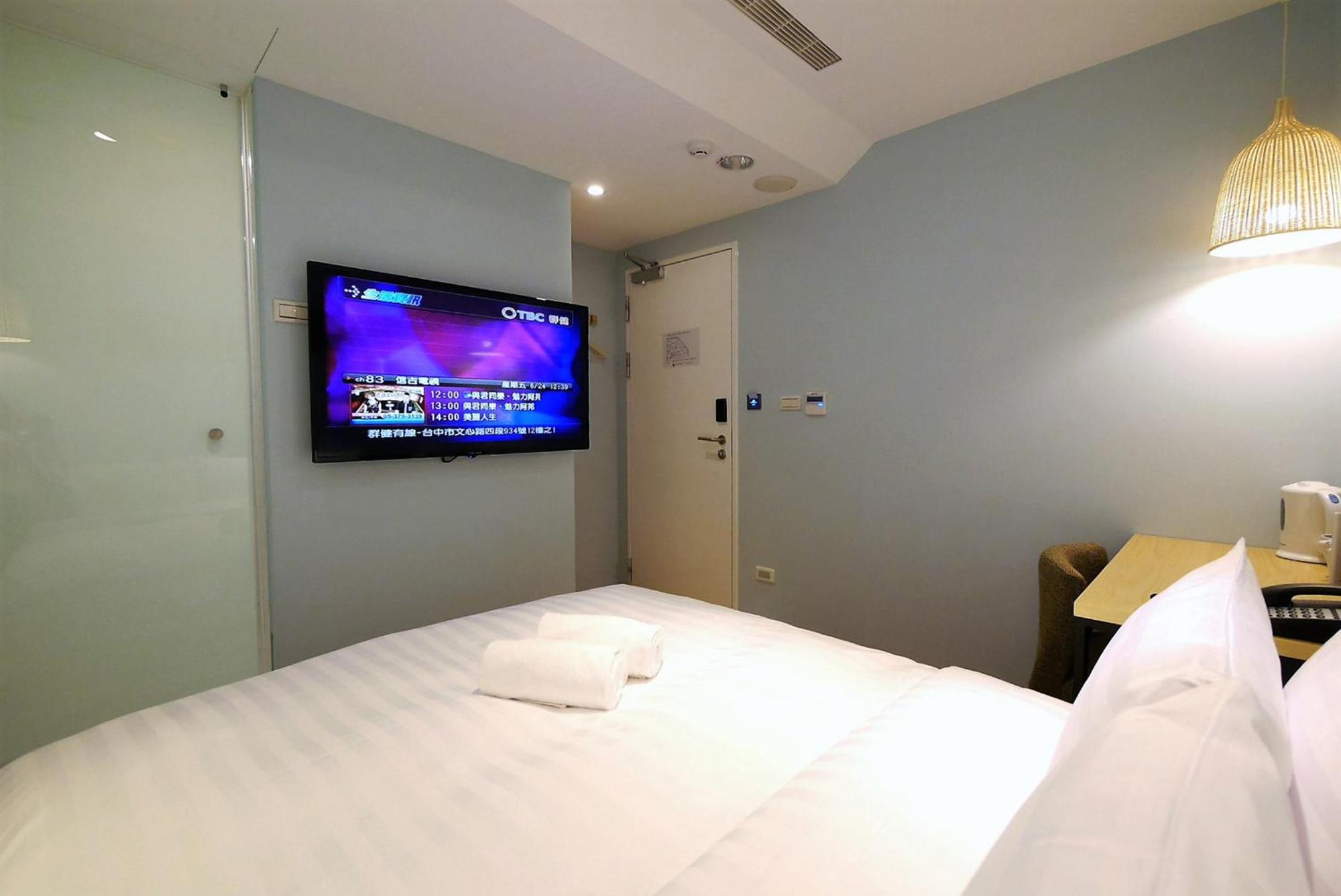 Shin Sei Bashi Hotel Taichung Ruang foto