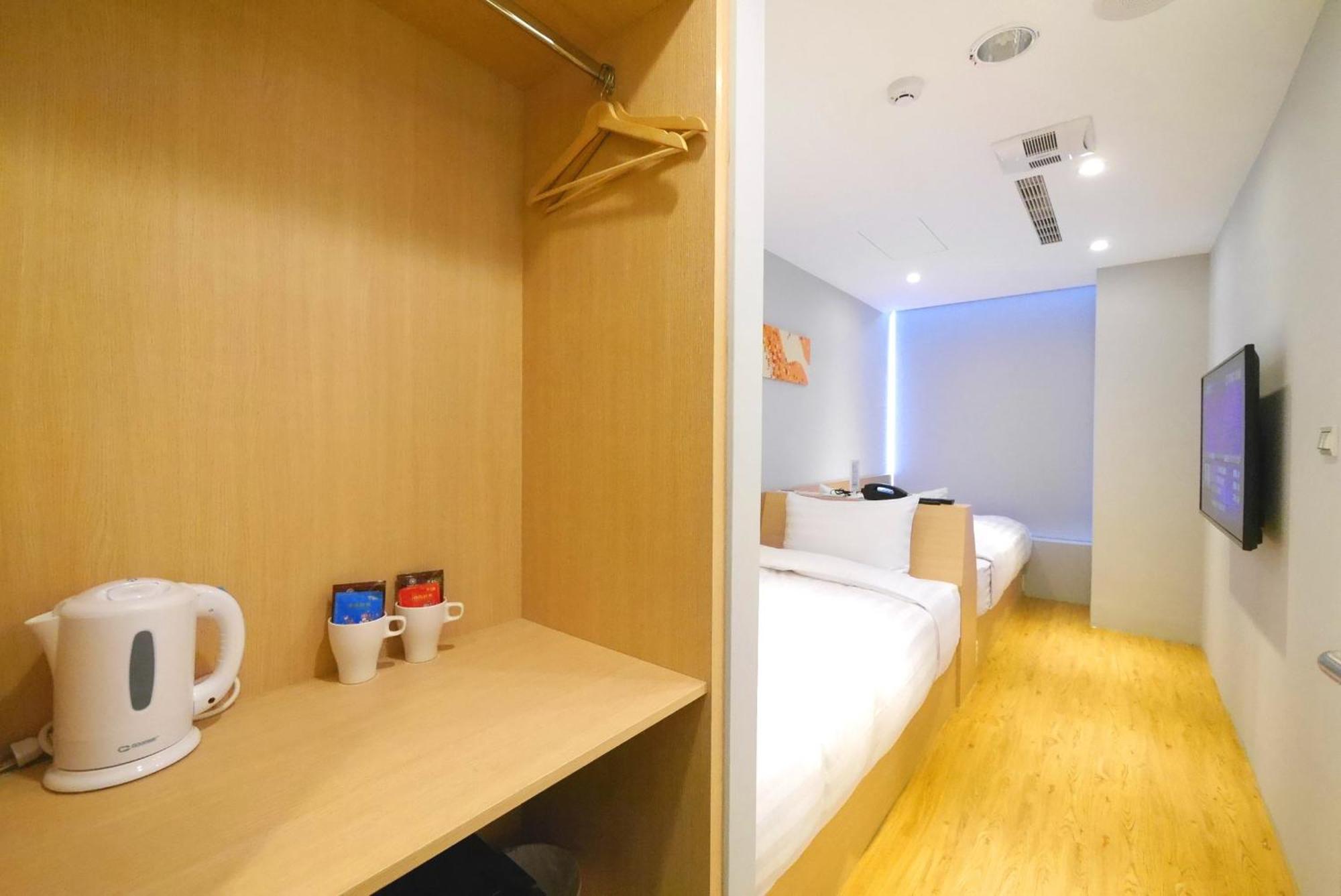 Shin Sei Bashi Hotel Taichung Ruang foto