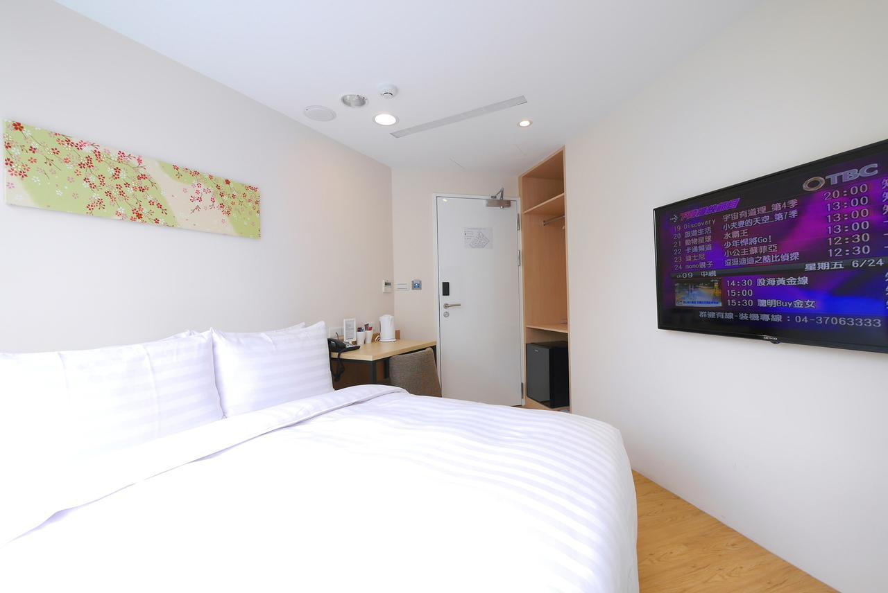 Shin Sei Bashi Hotel Taichung Bagian luar foto