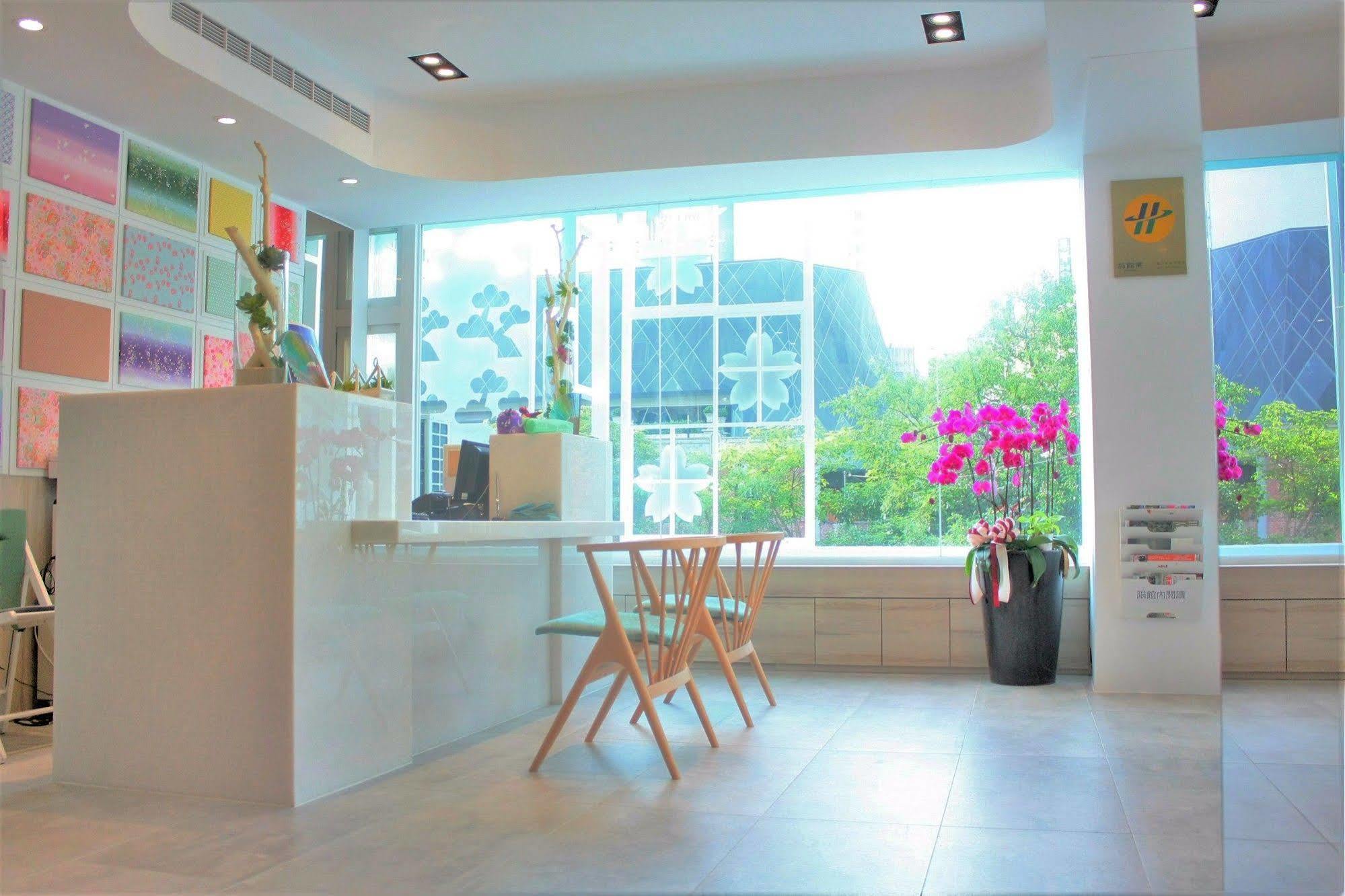 Shin Sei Bashi Hotel Taichung Bagian luar foto
