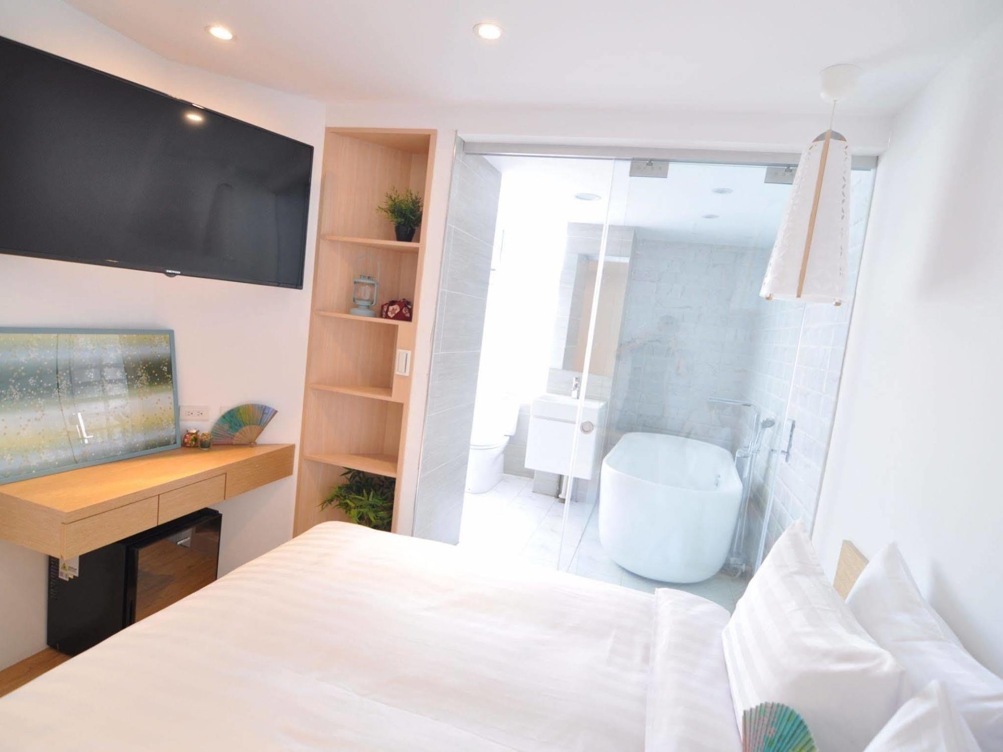 Shin Sei Bashi Hotel Taichung Bagian luar foto