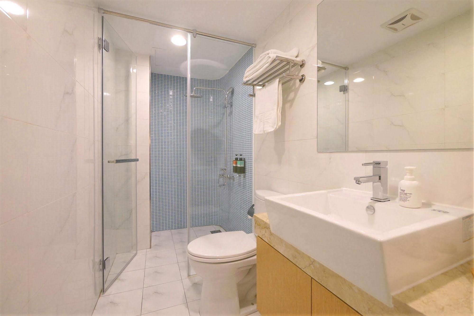 Shin Sei Bashi Hotel Taichung Bagian luar foto