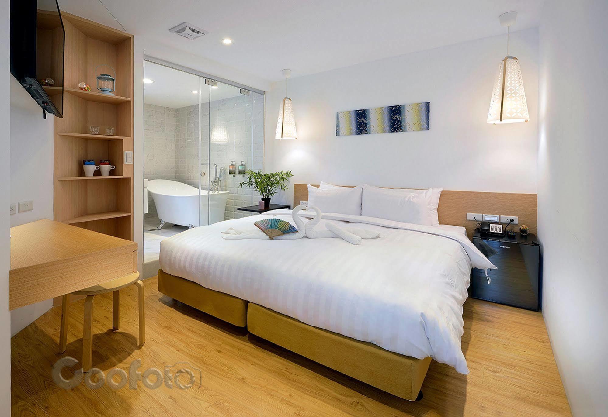 Shin Sei Bashi Hotel Taichung Bagian luar foto