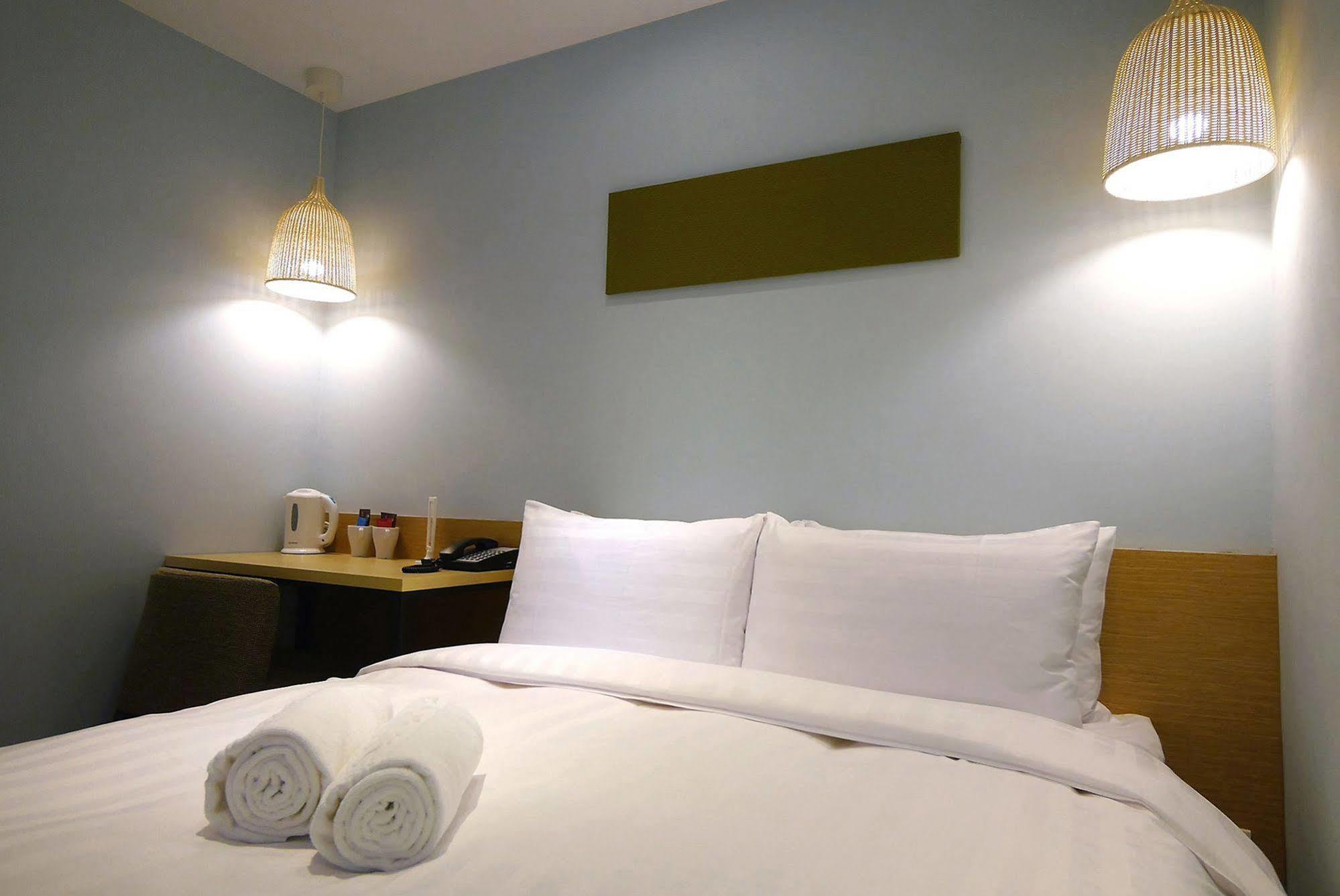 Shin Sei Bashi Hotel Taichung Bagian luar foto